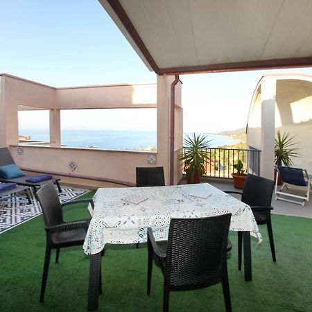 Attico Vista Mare Con Terrazza E Spa Riscaldata Santo Stefano di Camastra Luaran gambar