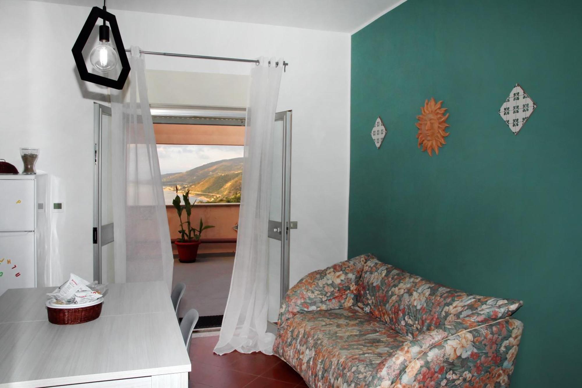 Attico Vista Mare Con Terrazza E Spa Riscaldata Santo Stefano di Camastra Luaran gambar