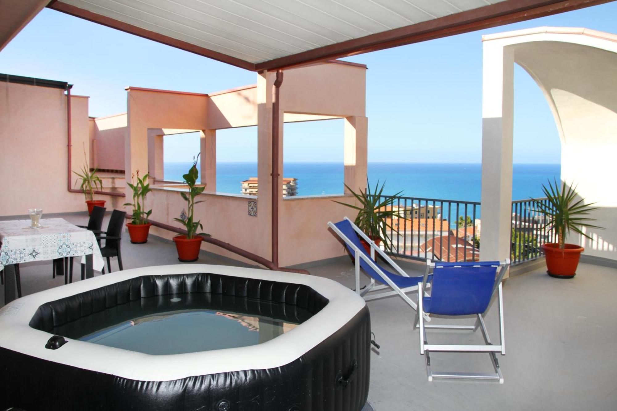 Attico Vista Mare Con Terrazza E Spa Riscaldata Santo Stefano di Camastra Luaran gambar